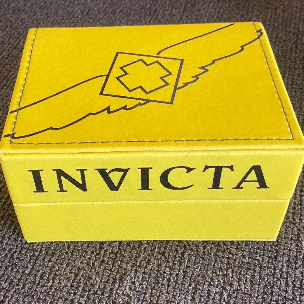 RARE!!  Collector Invicta Yellow Gift Box